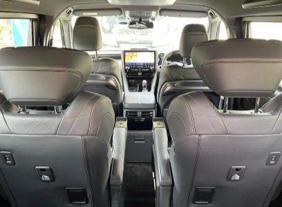 bottom 2 (1) Chauffeur service Singapore – luxury limousine hire for business meetings and special occasions